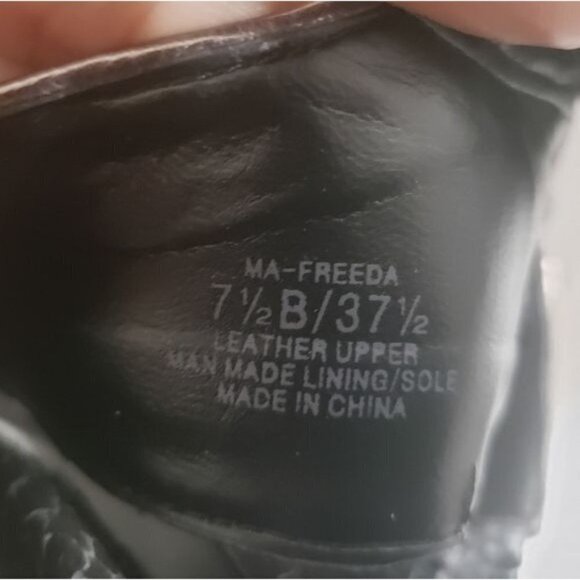 BCBGMaxAzria Freeda Cutout Studded Sandals Size 7.5 B - Picture 10 of 14